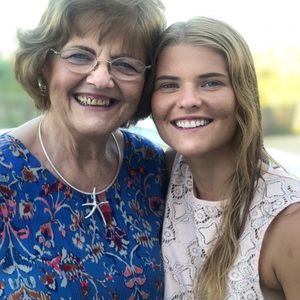 Meet your Posher, Carley